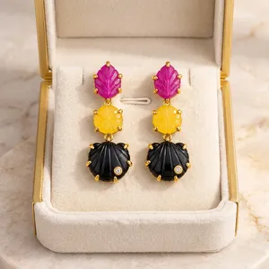 Trendige Ohrhänger für Damen mit Natürlichen Edelsteinen aus Jade und Onyx in Blatt- und Ovalform, Muschelschale, Messing, Vergoldet - Product Image 4