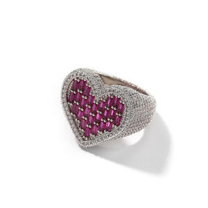 AMBER JEWELS Anillo de Corazón Unisex Chapado en Oro Rosa de 14K con Diamante de Corte Brillante, Estilo Hip Hop, Certificado IGI, Lujoso y con Pavé - Product Image 2