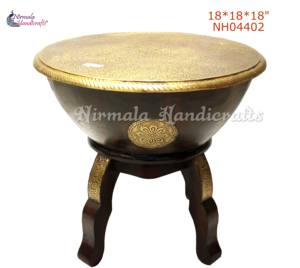 Tabouret en bois artisanal moderne de Nirmala Handicrafts, provenant du Rajasthan - Décoration pour la maison et le bureau - Product Image 1