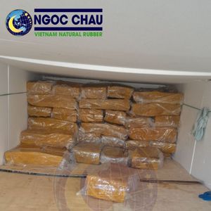 NGOC CHAU High Quality SVR3L Natural Raw Latex Rubber Sheet Powder Food Grade Molding Grade High Strength Flame Retardant Ho Chi - Product Image 6