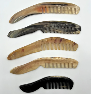 Peine de cuerno de búfalo de tamaño mediano, 2 piezas, artesanía natural, la mejor calidad y para regalos, peine de cuerno de búfalo usado. - Product Image 4