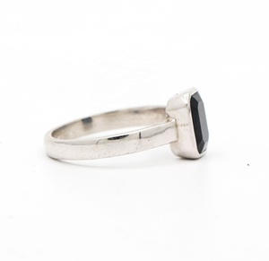 Bague de mariage unisexe en argent sterling 925 avec saphir bleu naturel 2,50 carats, taille radiant, sertie clos, certifiée - Product Image 2