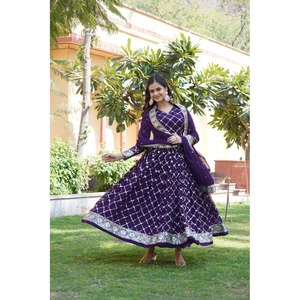 Robe XL avec paillettes brodées pour un look glamour - Product Image 5