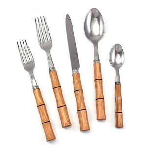 Ensemble de couverts en acier inoxydable de 5 pièces avec manches en verre finition argentée, compatibles lave-vaisselle, pour la table, le café et la maison - Product Image 5