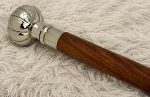 Bastón de Paseo Artesanal de Metal con Perilla Estriada, Elegante Bastón de Caballero con Eje de Madera de Palisandro Pulido Estilo Victoriano, Bastón de Madera Vintage - Product Image 4