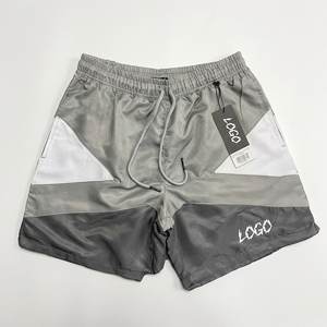 Nouveaux ensembles de shorts coupe-vent en nylon gris, noir et blanc pour hommes, avec logo personnalisé, pour l'été, style streetwear, vente en gros RTS. - Product Image 3