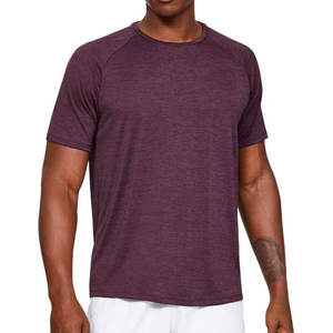 Camiseta de estilo moderno para hombre con un look limpio y corte regular, camiseta deportiva para hombre para uso en exteriores, ropa versátil para entrenamiento. - Product Image 1