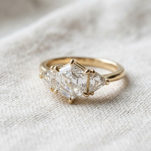 Bague en diamant de 2,00 carats, taille octogonale, cultivé en laboratoire, plaqué or 14 carats, pour fiançailles, mariage et anniversaire - Certifié IGI - Product Image 4