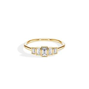 Anillo de compromiso de oro de 14k para mujer con diamante talla esmeralda y engaste de canal estilo floral - Product Image 4