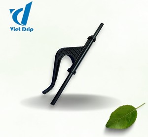Vietdrip Stake & Locking Clamp Connection 8mm/13mm Virgin Plastic Pipe Clamp for LDPE Pipe-Factory Direct Supply - Product Image 1