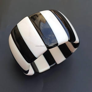 กำไลข้อมือเรซินทางเรขาคณิตพร้อมจุดกลมเครื่องประดับผู้หญิงทำด้วยมือสร้อยข้อมือเรซินแฟชั่นทันสมัยเครื่องประดับที่มีสไตล์ - Product Image 3