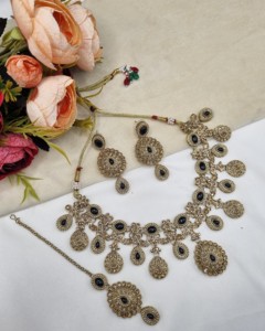 Ensemble de bijoux 3 pièces pour femmes, pierres précieuses ovales et en forme de poire, collection de bijoux de créateur, style ethnique, pour occasions spéciales. - Product Image 4