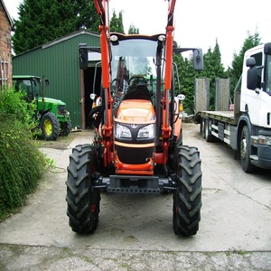Tracteur Kubota M4072 multifonctionnel de qualité supérieure avec accessoires, prêt à être expédié, à vendre - Product Image 5