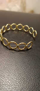 Regal Radiance Brass Cuff Pulsera ajustable hecha a mano para un lujo atemporal y estilo moderno - Product Image 5