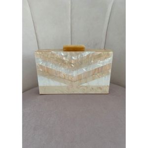 Elegante Bolso de Mano de Resina para Mujer, Modelo RR202514719 de RR ENTERPRISES, para Decoraciones de Bodas y Eventos Nocturnos - Product Image 5