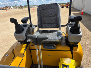 Miniexcavadora ME20-YELLOW Nueva, Modelo 2026, para Jardinería, Servicios Públicos y Proyectos de Construcción - Product Image 3