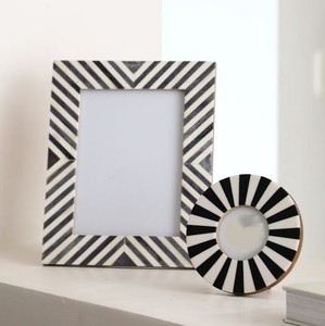 Handcrafted Black and White Bold Checkered Bone Inlay <b>Photo</b> Frame Rounded <b>Corner</b> Picture Frame Tabletop Decor - Product Image 4