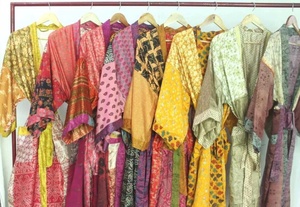 Nouveauté Robe Kimono en soie pour femmes, robe de chambre en mousseline de soie au genou, veste, vêtements de nuit pour demoiselles d'honneur, vente en gros, lot disponible - Product Image 5