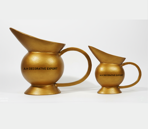 Jarrón de Metal Dorado Moderno |   Centro de Mesa Decorativo para Bodas |   Elegante y Hecho a Mano, Ecológico - Product Image 1