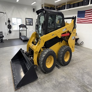 Chargeuse compacte sur chenilles CAT 242D3 avec une forte capacité opérationnelle et des performances polyvalentes pour les travaux de construction professionnels - Product Image 4