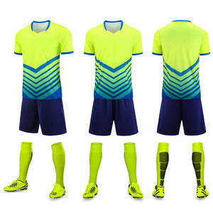 Maillot de football personnalisé pour les fans et les joueurs, nouvelle saison, ensemble de football rouge et blanc, 100% polyester respirant, uniforme d'équipe - Product Image 4