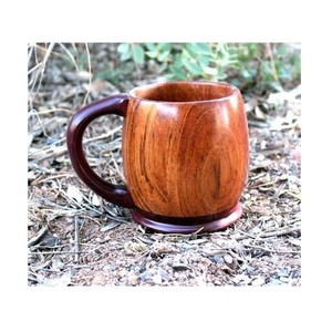 Mug en bois écologique fait main, tasse à café rustique, finition naturelle, vaisselle en bois disponible chez Worldwide Supply - Product Image 3