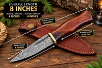 Couteau de chasse artisanal en acier Damas, manche en corne de cerf, étui en cuir, lame à pointe de lance, bord droit, usage extérieur