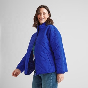 Veste matelassée bleue zippée pour femme, vêtement de travail de sécurité, vêtement d'extérieur léger rembourré pour les tâches en extérieur, veste à bulles pour femme - Product Image 5