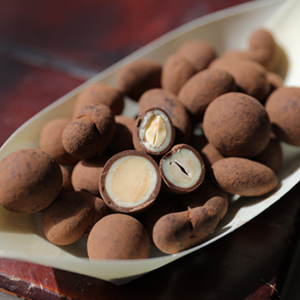 Wholesale Supply Factory Direct Sale Dragee <b>Chocolate</b> OEM/ODM HALAL Tiramisu <b>Chocolate</b> Coated Almond Cashew Macadamia Nuts 150G - Product Image 5