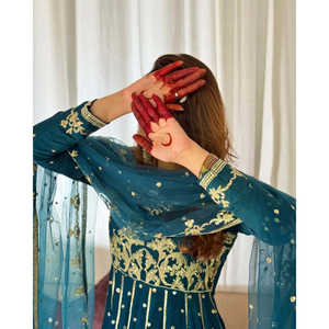 Ropa de fiesta de diseñador para mujer Anarkali Gowan con conjuntos elegantes Pent y Dupatta - Product Image 3