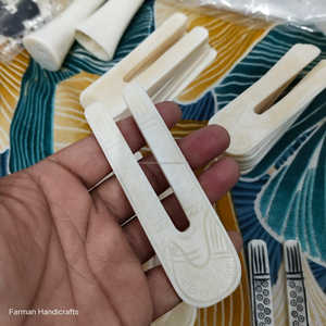 Lucette artisanale en os de buffle blanc, style Viking, outil de tissage moderne et écologique par FARMAN HANDICRAFTS à prix compétitif - Product Image 4