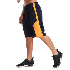 Shorts décontractés pour hommes en mélange de coton, motif rayé classique, style estival élégant, respirant et léger, shorts de plage, shorts de villégiature - Product Image 3