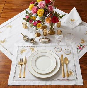 Juegos de Manteles Individuales y Servilletas Bordados a Mano con Diseño de Sol Dorado, 100% Algodón, Lavables, para Bodas y Eventos en el Hogar - Product Image 3