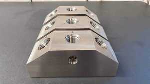 Pièces de tôles usinées en acier inoxydable industriel avec usinage CNC 5 axes, traitement VMC, fabrication par électroérosion à fil, brochage - Product Image 4