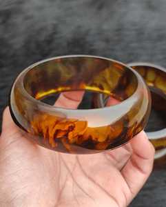 Bracelet en résine écologique fait main, motif écaille de tortue, forme personnalisée, bijou d'art de collection, accessoire de Noël et du Nouvel An - Product Image 1