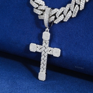 Pendentif Croix en Argent Sterling 925 avec Moissanite, Motif Tressé Givré, Fait Main - Product Image 5