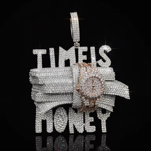 Pendentif Diamant Iced Out « Time Is Money » avec Design Montre Bustdown en Or Blanc 925 – Bijou Hip Hop Personnalisé et Tendance - Product Image 1