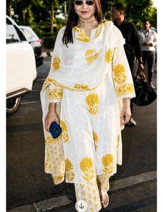 Ensemble de robe longue décontractée pour femmes, style traditionnel indien pakistanais, imprimé floral blanc et jaune, coupe trapèze, avec dupatta - Product Image 5