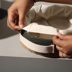 Juego de 3 cestas redondas de jacinto de agua hechas con tela de algodón, cestas de almacenamiento hechas a mano, venta al por mayor, ecológicas, hechas en Vietnam. - Product Image 5