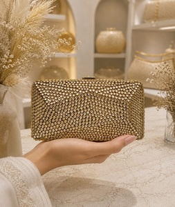 Mini Bolso de Mano Kundan de Latón Hecho a Mano con Forma Personalizada, Baño de Oro y Cierre de Hebilla con Diamantes para Eventos Nocturnos de Moda - Product Image 4