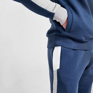 Survêtement personnalisé en polaire épaisse polyester/coton, coupe ajustée, élégant et décontracté, pour le jogging et la course, par Dress Sports - Product Image 2