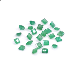 Émeraudes zambiennes naturelles, carrés calibrés de 4,5 mm, pierres précieuses facettées naturelles, prêtes à l'emploi pour la création de bijoux. - Product Image 1