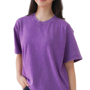 เสื้อยืดคอวีทรงโอเวอร์ไซส์ผ้าฝ้ายคุณภาพสูงสำหรับผู้หญิง สวมใส่สบายในฤดูร้อน ล้างสีแบบแอซิดวอช ระบายอากาศได้ดี แห้งเร็ว เป็นมิตรต่อสิ่งแวดล้อม รับผลิตตามแบบ - Product Image 3