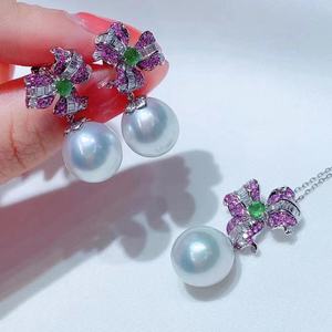 Vente en gros de boucles d'oreilles pendantes en perles naturelles printemps/été, argent pur S925, perles impeccables de 11-10 mm de diamètre - Product Image 1