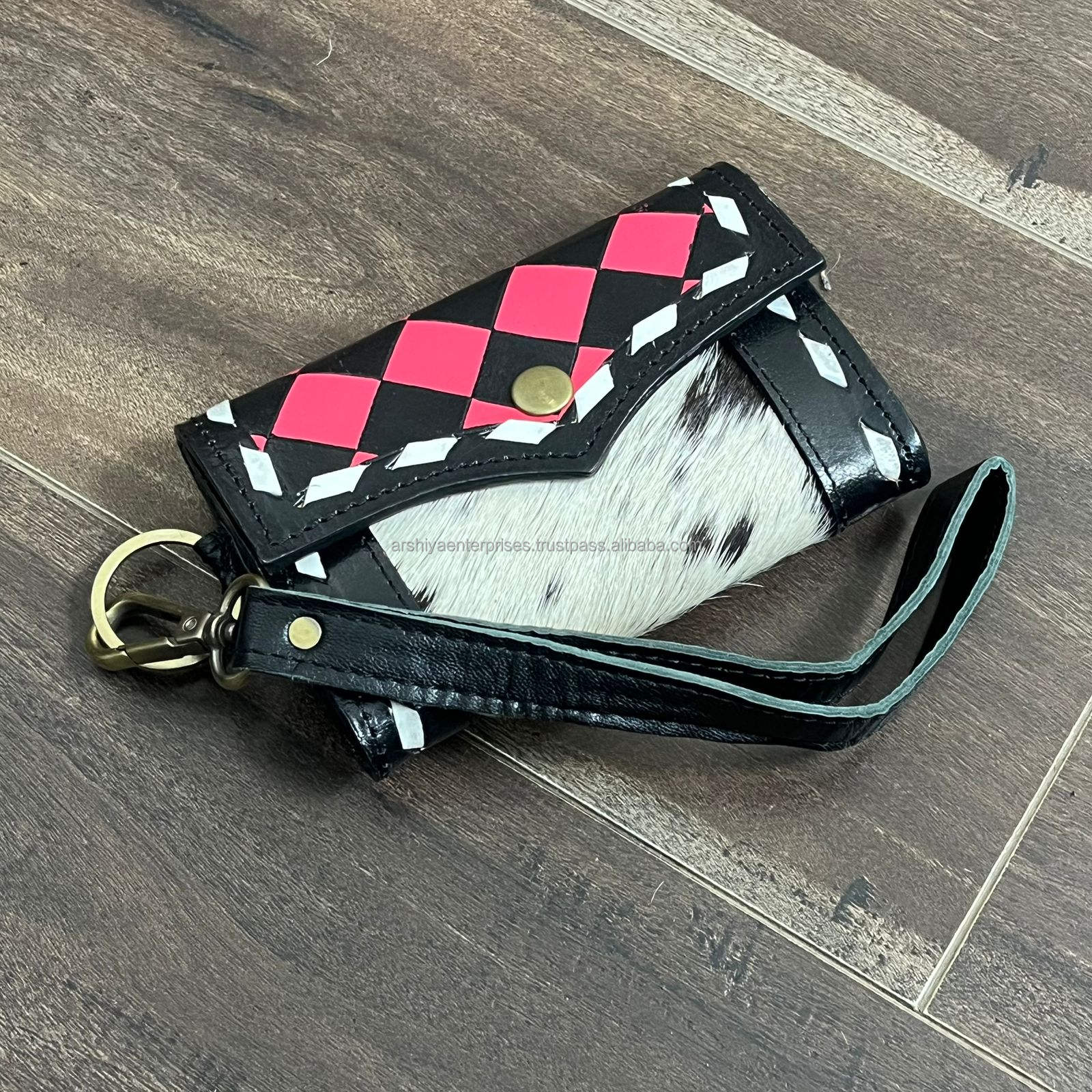 ลายตารางหมากรุกสีดำแดง