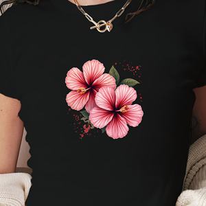 เสื้อยืดพิมพ์ลายดอกชบาสีชมพูสำหรับผู้หญิง Y2K ทรงเข้ารูปแขนสั้น - Product Image 2