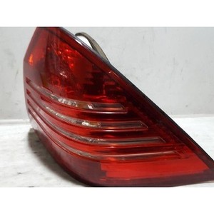 ไฟท้ายขวามือสองสำหรับรถยนต์ C-class รุ่น 30022501 - Product Image 2