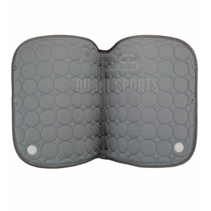 Tapis de selle léger et performant pour chevaux, avec design respirant et durable, idéal pour la pratique active de l'équitation - Product Image 2