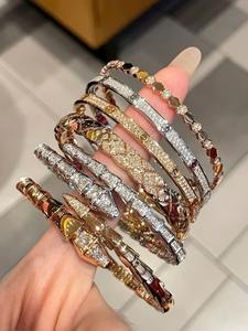 กำไลข้อมือทองคำ 10k สีเหลืองทรงสี่เหลี่ยมประดับเพชรโมอิสซาไนต์คุณภาพส่งออกสำหรับทุกเพศ สไตล์ฮิปฮอป - Product Image 4