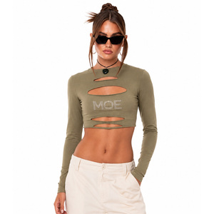 Camiseta de mujer con logo personalizado y adornos de diamantes de imitación, verde oliva, manga larga, corte ajustado, blusa de punto para primavera. - Product Image 1
